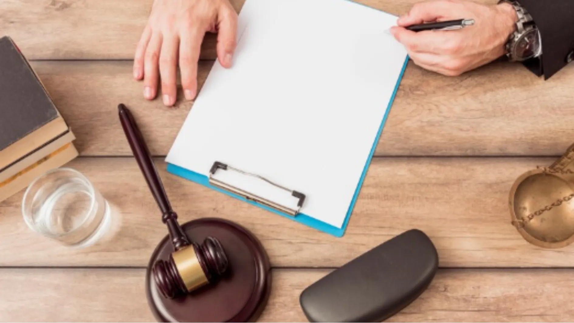 Perlindungan Data untuk Firma Hukum: Panduan Lengkap 2025Encrypted Cloud for Legal Files: Maximum Privacy for Sensitive Data