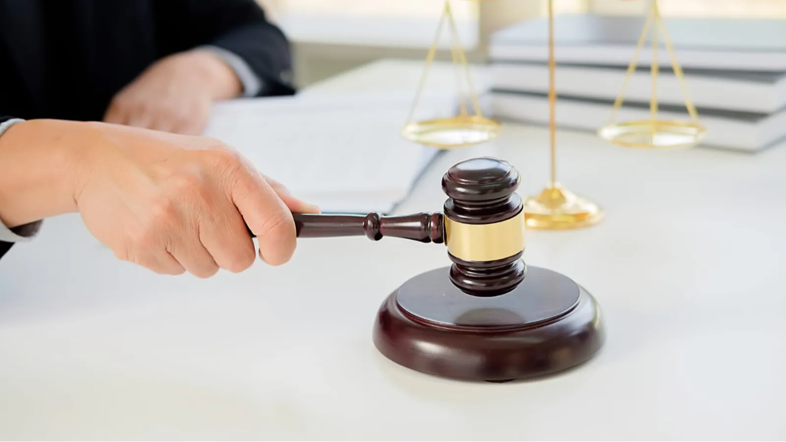 Mencegah Pelanggaran Data dengan Penyimpanan Dokumen Hukum yang Aman dan Terenkripsi