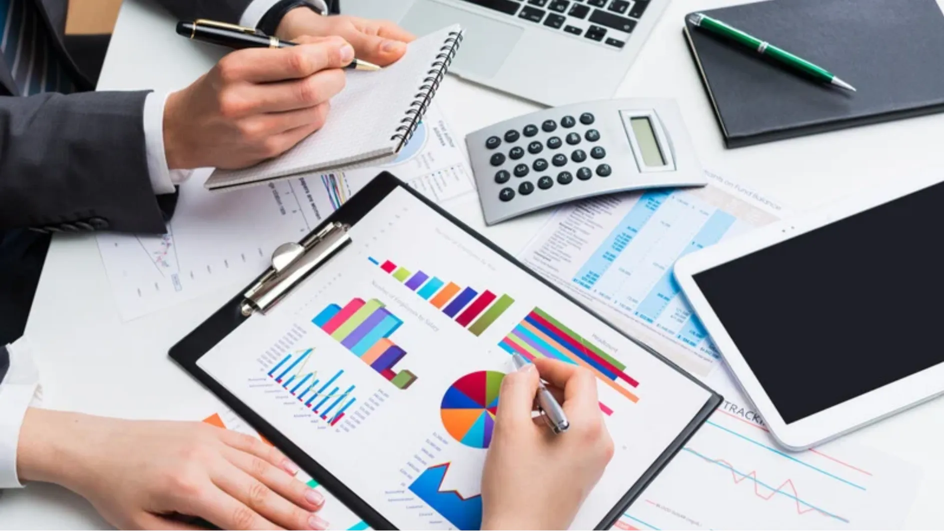 Why Businesses in Indonesia Are Shifting to Software Akuntansi Indonesia